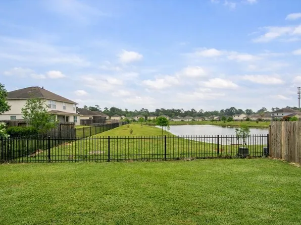 21530 Falvel Lake Dr, Spring, TX 77388