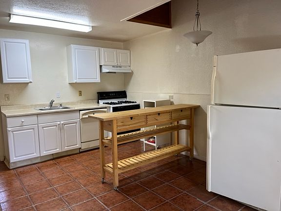 3rd image of 885 Gravenstein Hwy N