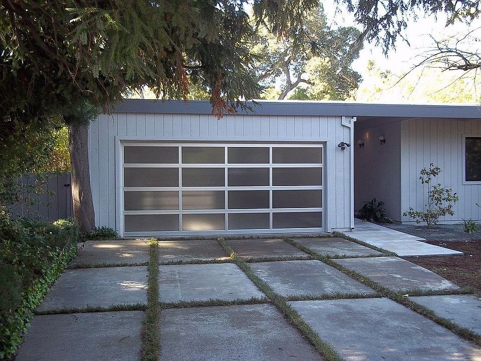 1st image of 3500 Oak Dr
