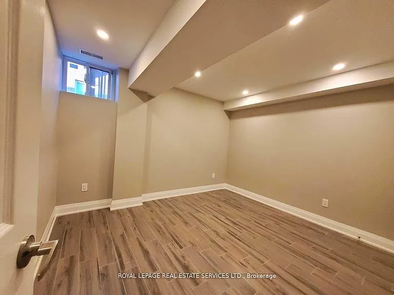 39 Vezna Cres #BASEMENT — Photo 8