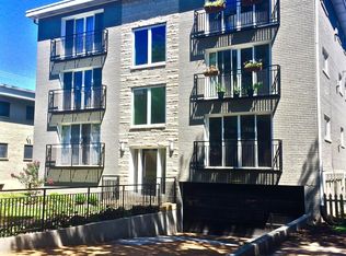 614 Forest Ct APT 2N, Clayton, MO 63105