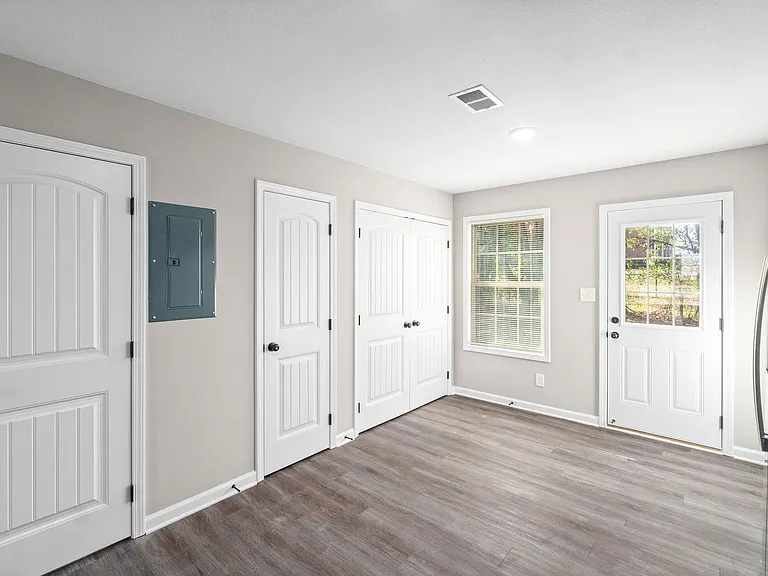 Glenkirk Dr - 1000 — Photo 13
