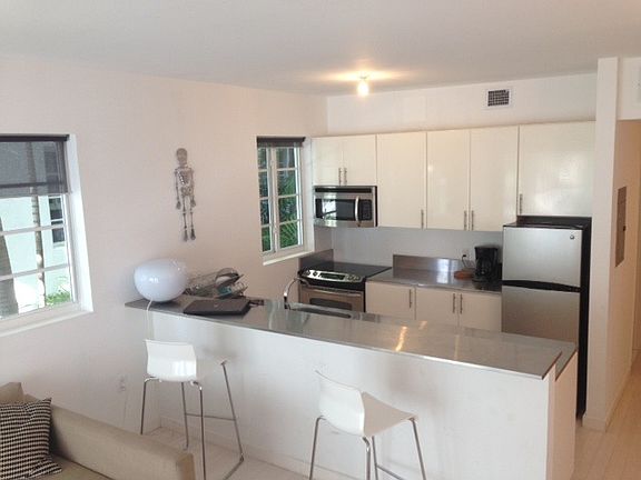 3rd image of 3915 Meridian Ave #105