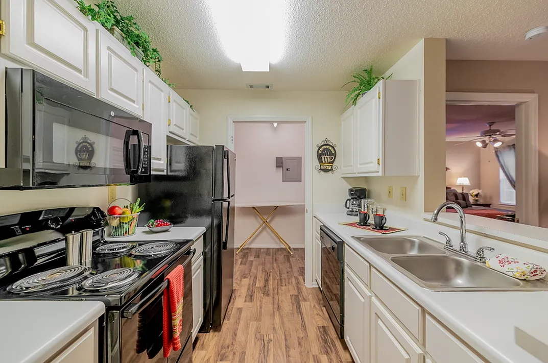 Rivoli Run Apartments — Photo 1