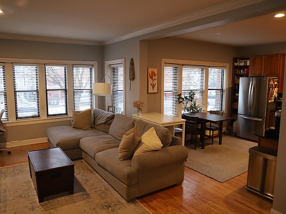 3rd image of 4013 N Southport Ave #1