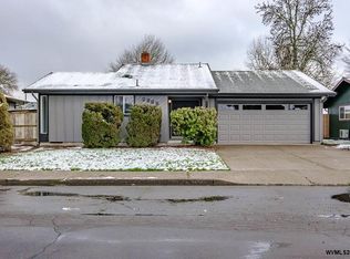 2885 SE Collins Pl, Corvallis, OR 97333
