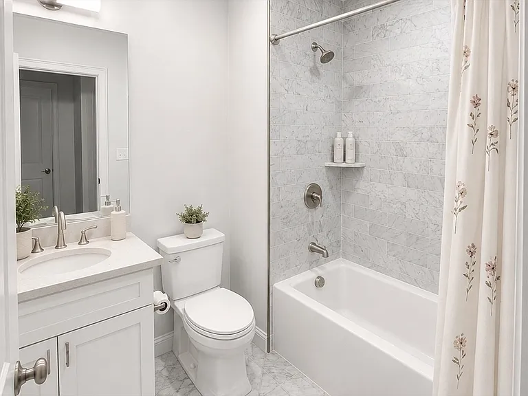728 E Broadway #206 — Photo 6