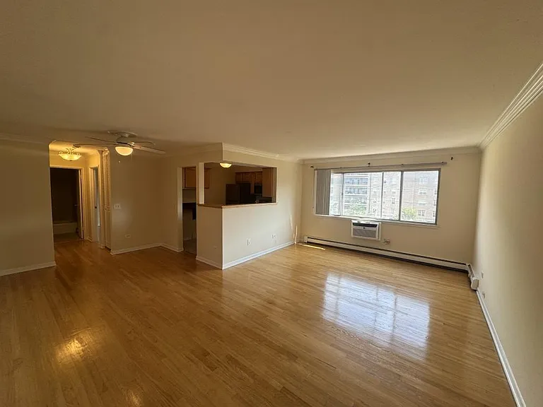205 W Miner St #407 — Photo 3
