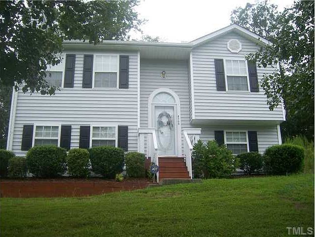 Exterior Front: Lots of curb
