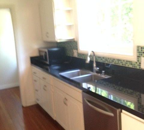 3rd image of 832 N Kilkea Dr