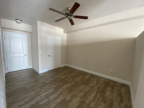 4th image of 1701 SE 17th St #607