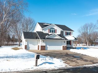 500 Chatfield Ln, Belle Plaine, MN 56011