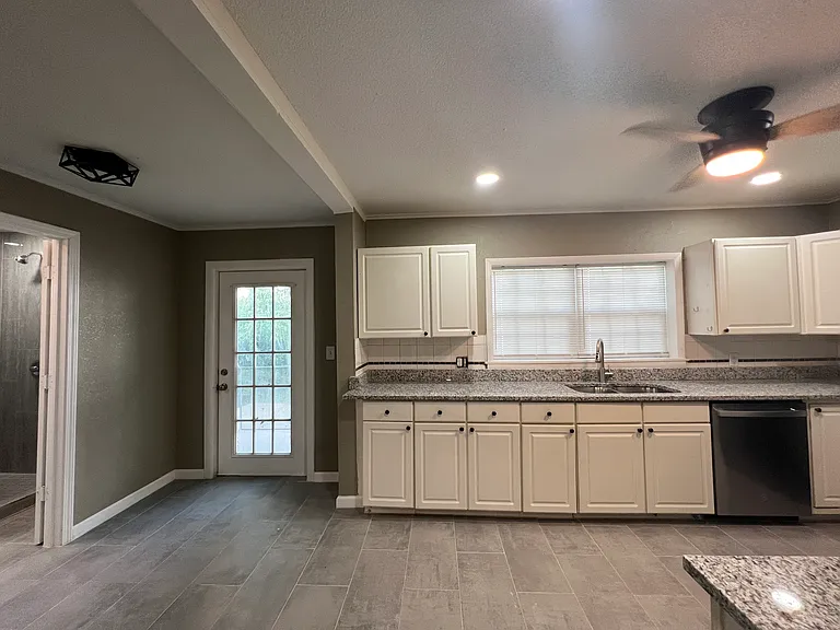 1231 S 76th East Ave — Photo 2