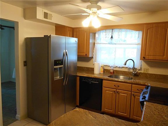 4th image of 204 McCabe Dr