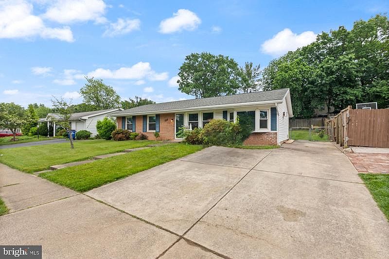 1st image of 1104 S Greenthorn Ave