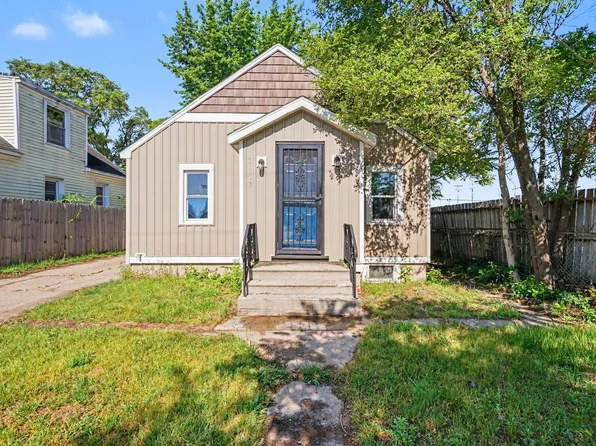 2617 Fairfield St, Norton Shores, MI 49441