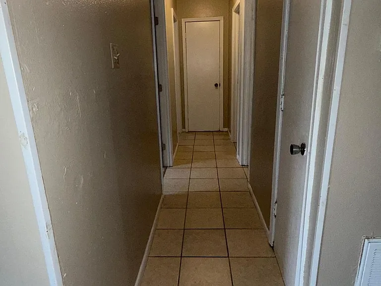 2322 Brock Pl S — Photo 5