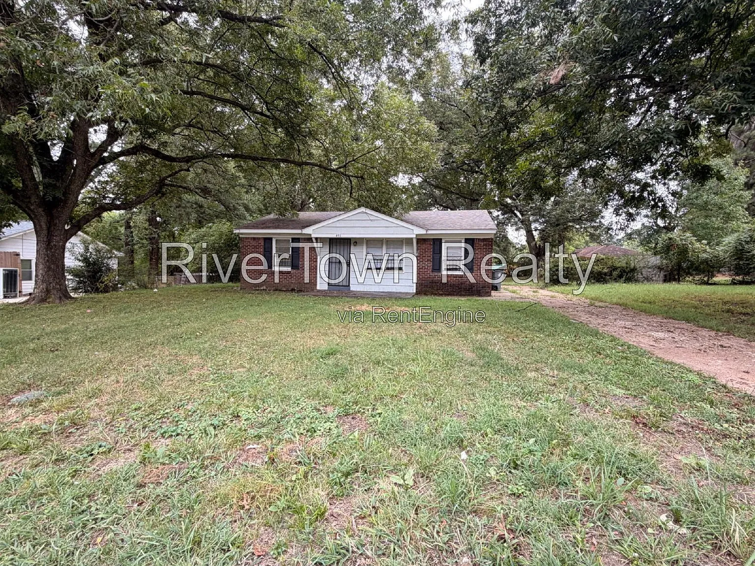 3 bed, 1.0 bath, 954 sqft, $1,150 — Photo 1