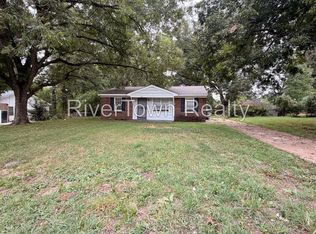 493 Holiday Rd, Memphis, TN 38109