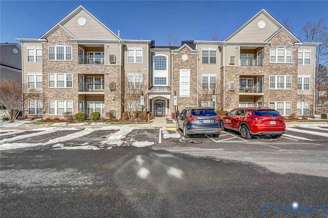 1010 Westwood Village Way Unit 201 photo 1