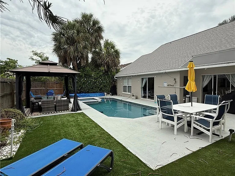 15009 Cloverdale Dr — Photo 22