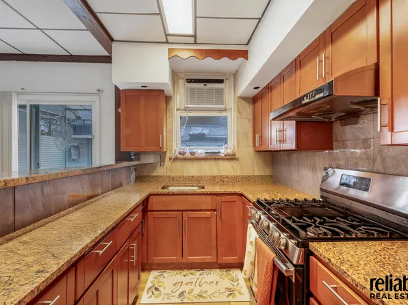 8863 19th Avenue image 4 of 11