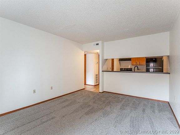 2nd image of 301 E Washington Ave