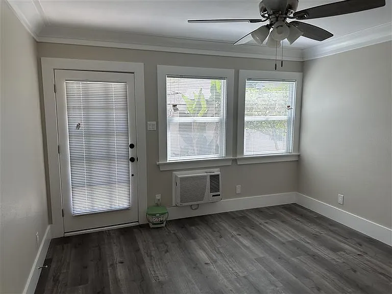 2831 Rowena Ave #3/4 — Photo 4