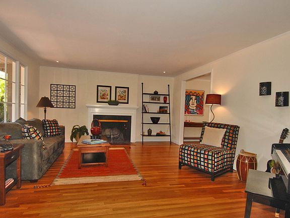 2nd image of 1583 Escondido Way