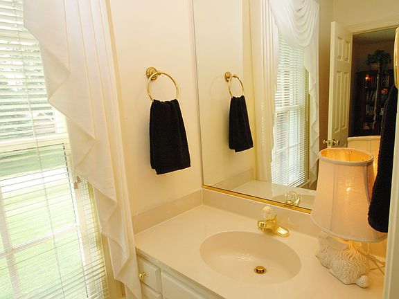 Jack & Jill Bath