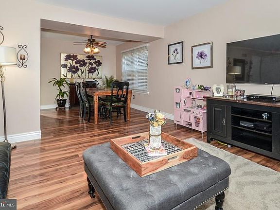 4th image of 72 Hunt Dr