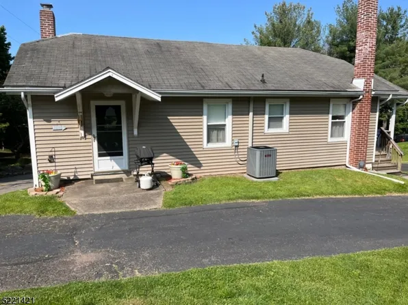 111 Barron Rd, Milford Boro, NJ 08848