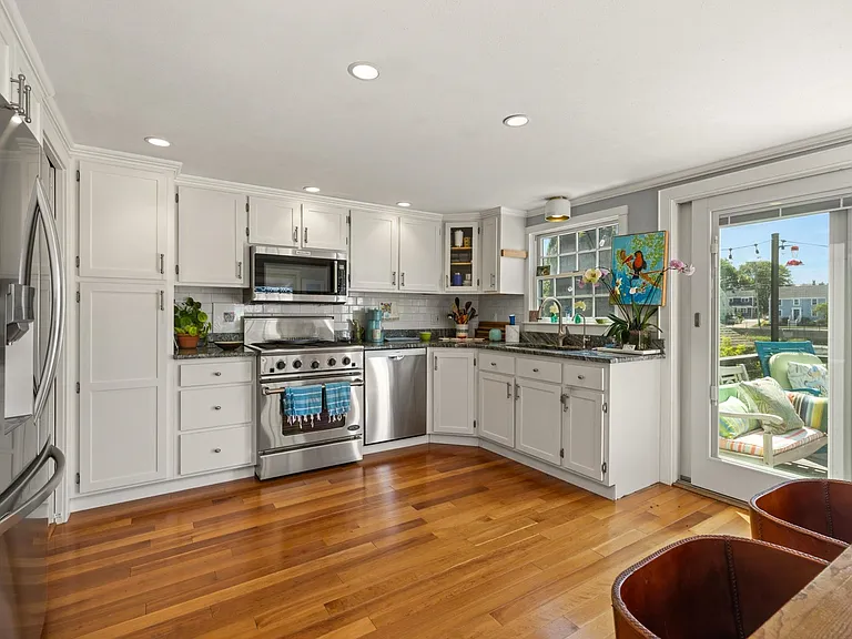 18 Walden St — Photo 13