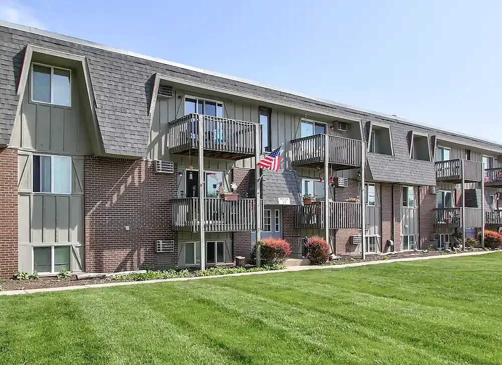 Windjammer Apartments — Photo 4