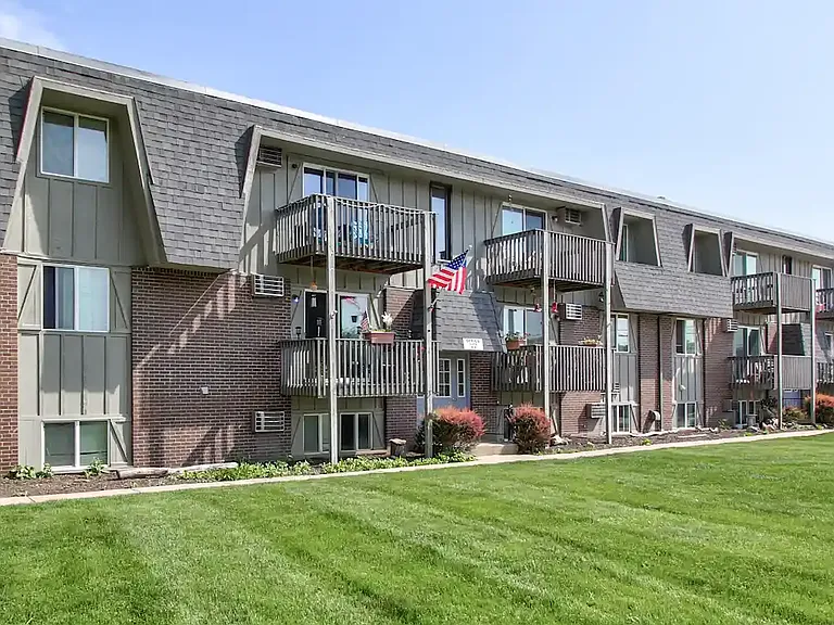 Windjammer Apartments — Photo 4