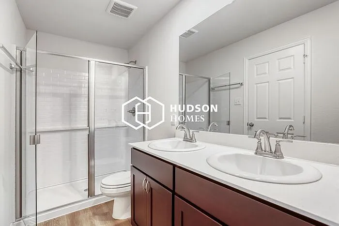 940 S Holly Ave — Photo 6