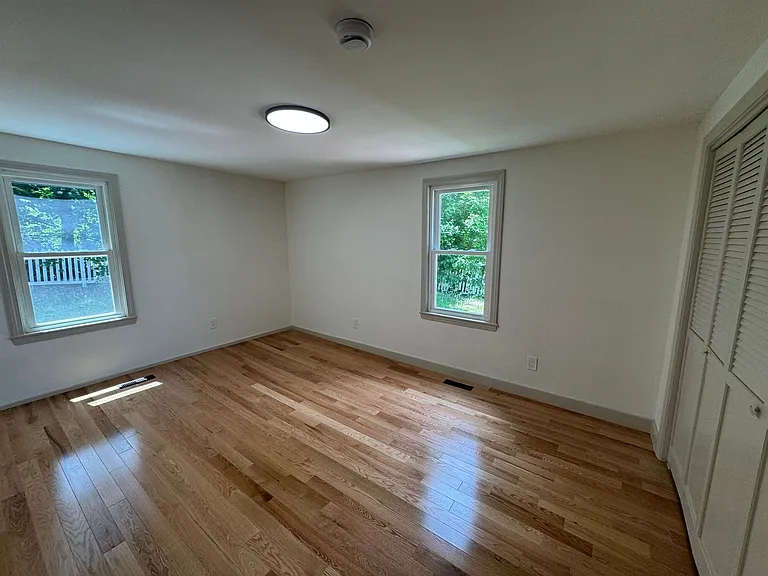 51 Summit St — Photo 17