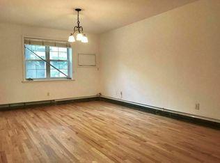 25-90 36th St #F1, Astoria, NY 11103