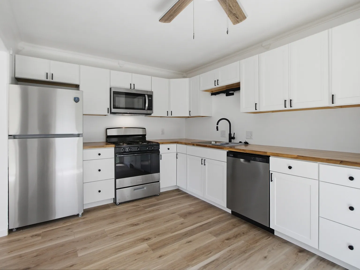 4 bed, 1596 sqft, $2,250 — Photo 2
