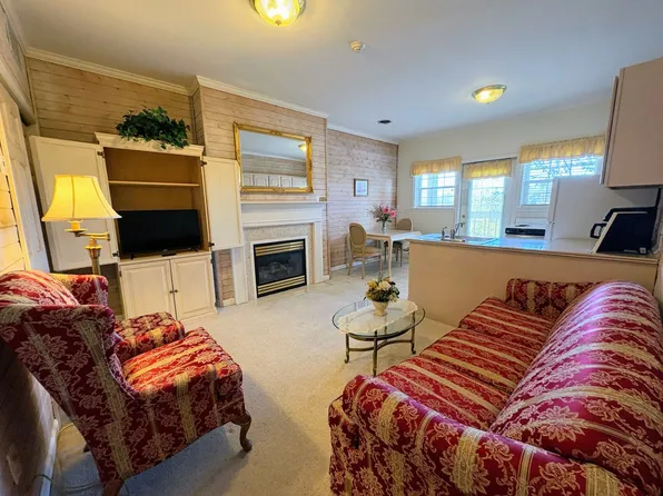1702 Rukmapura Park, 1702 Rukmapura Park #6d57abc70, Fairfield, IA 52556