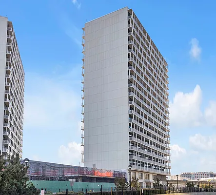 Rented by E Realty International Corp | media 4