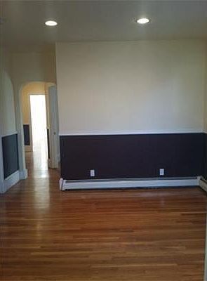 5th image of 36 W Eagle St