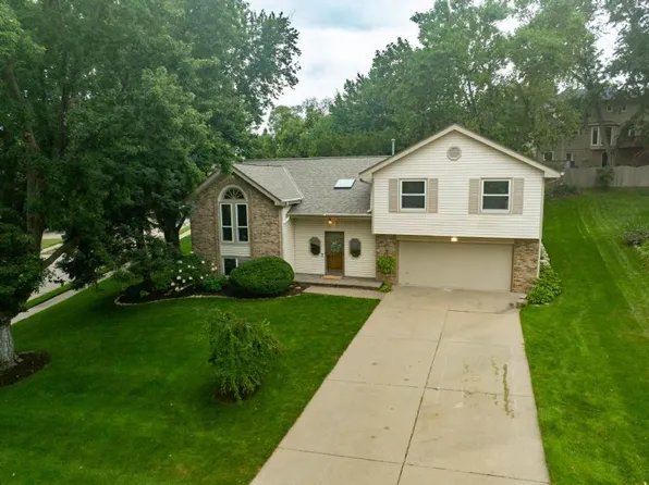 2505 Nottingham Dr, Bellevue, NE 68123