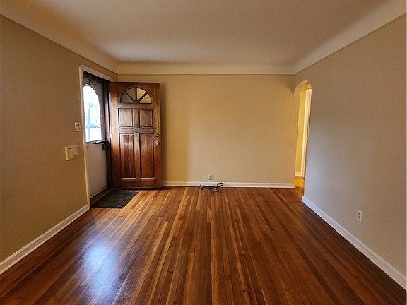 2nd image of 17600 Glenshire Ave