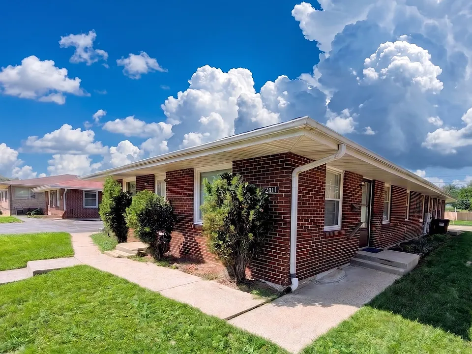 2611 Canterbury Ln #2611