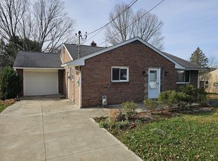 1013 Shenango Rd, Beaver Falls, PA 15010