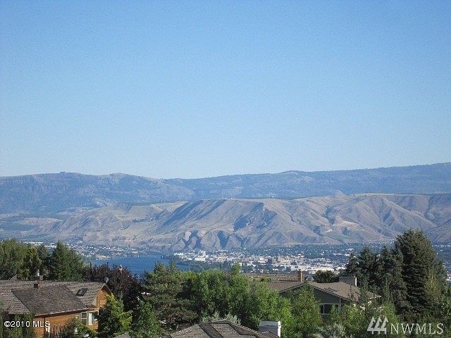 2nd image of 140 Tarn Pl