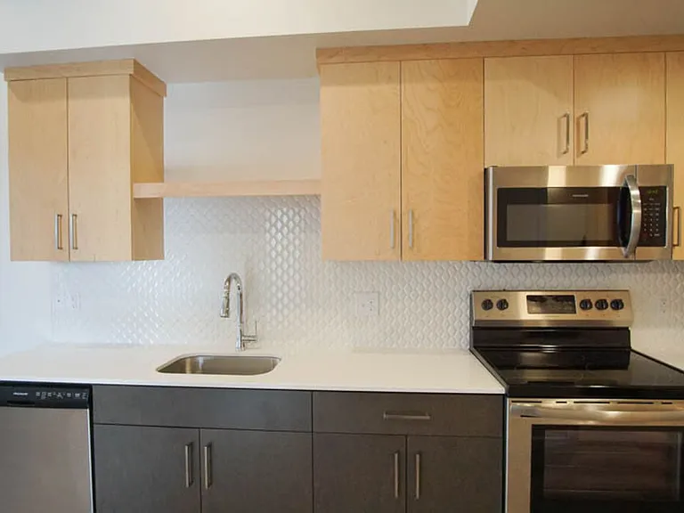 6015 S Virginia Ave #301 — Photo 8