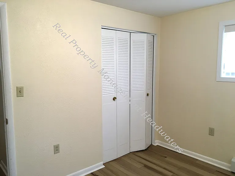 1311 Peosta Ave — Photo 13