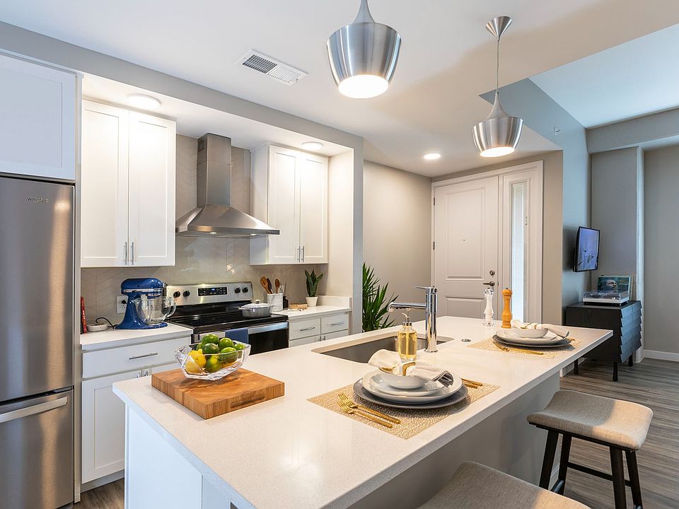 The Sutton | Kitchen